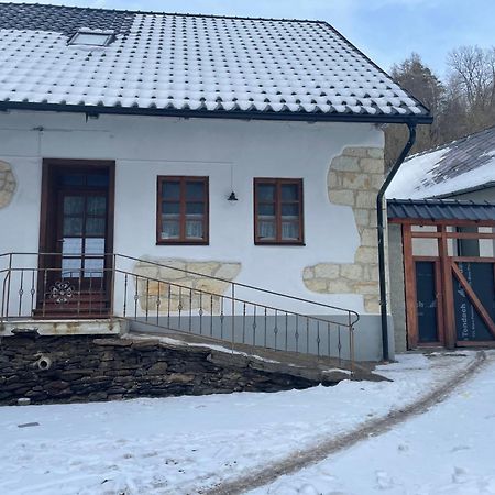 Chalupa Svojanov Svojanov  Luaran gambar